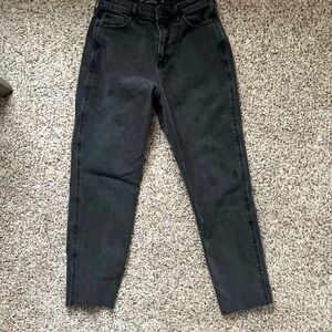 Hollister Ultra High Rise Mom Jeans Size 4S W26 L25 Frayed Hem Black
